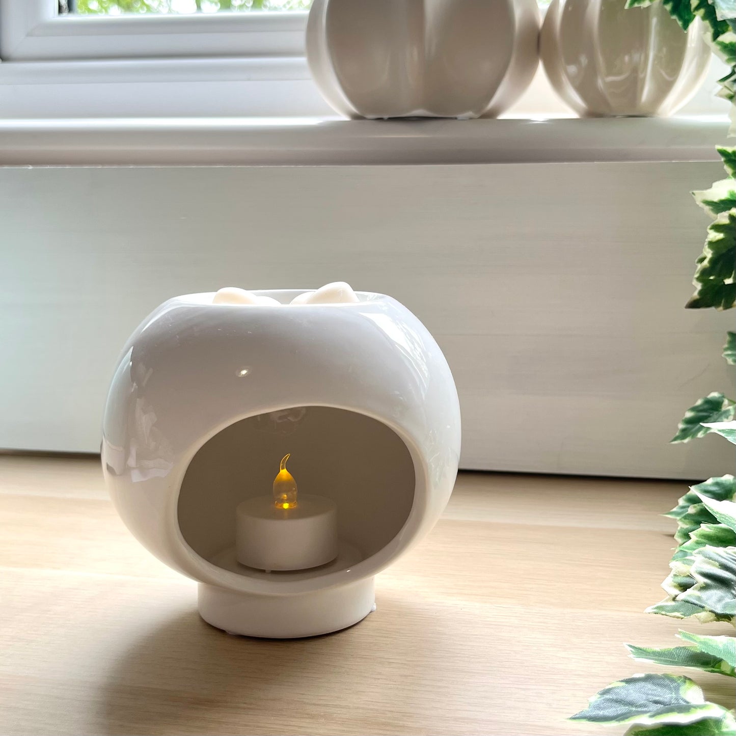 Laurie Wax Burner - White